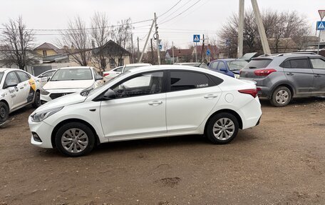 Hyundai Solaris II рестайлинг, 2017 год, 650 000 рублей, 3 фотография