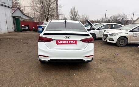 Hyundai Solaris II рестайлинг, 2017 год, 650 000 рублей, 6 фотография
