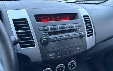 Mitsubishi Outlander III рестайлинг 3, 2008 год, 799 000 рублей, 12 фотография