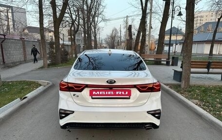 KIA K3, 2022 год, 1 700 000 рублей, 2 фотография