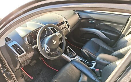 Mitsubishi Outlander III рестайлинг 3, 2007 год, 970 000 рублей, 9 фотография