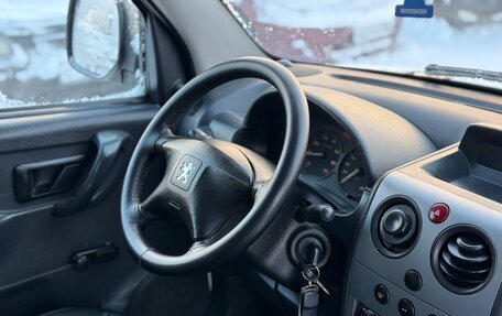 Peugeot Partner II рестайлинг 2, 2010 год, 379 000 рублей, 15 фотография