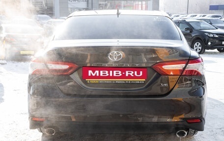 Toyota Camry, 2018 год, 2 875 000 рублей, 8 фотография