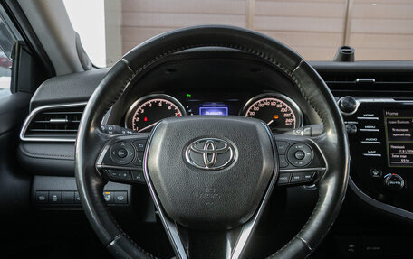 Toyota Camry, 2018 год, 2 875 000 рублей, 16 фотография