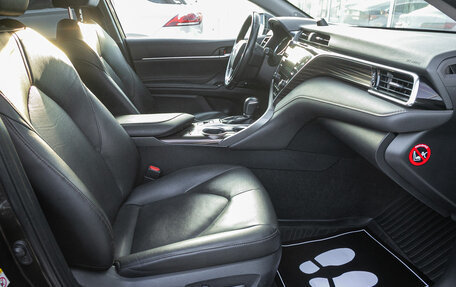 Toyota Camry, 2018 год, 2 875 000 рублей, 19 фотография