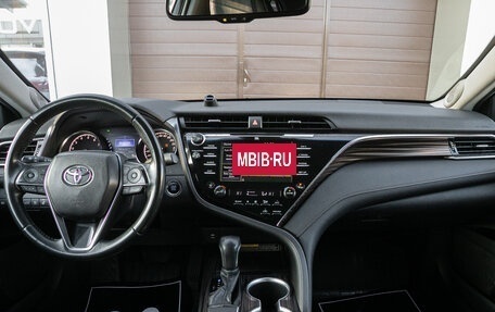 Toyota Camry, 2018 год, 2 875 000 рублей, 17 фотография