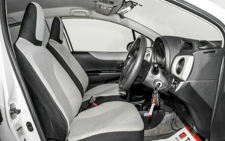 Toyota Vitz, 2013 год, 825 000 рублей, 5 фотография