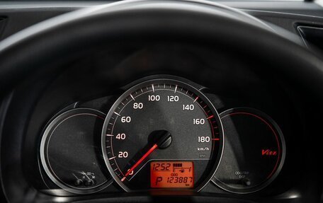 Toyota Vitz, 2013 год, 825 000 рублей, 10 фотография