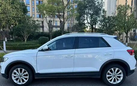 Volkswagen T-Roc I, 2022 год, 1 449 000 рублей, 3 фотография