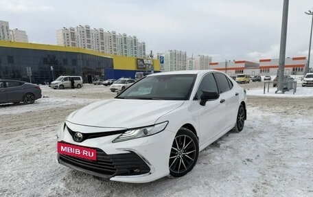 Toyota Camry, 2020 год, 3 070 000 рублей, 2 фотография
