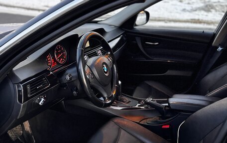 BMW 3 серия, 2011 год, 1 200 000 рублей, 13 фотография