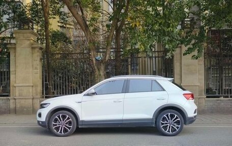Volkswagen T-Roc I, 2022 год, 1 755 000 рублей, 3 фотография