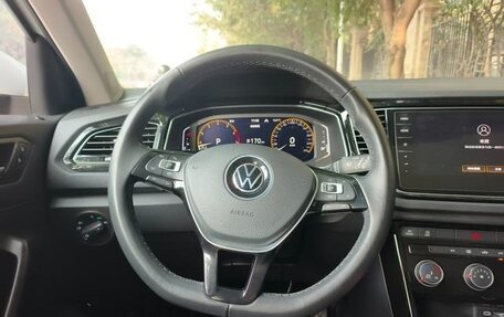 Volkswagen T-Roc I, 2022 год, 1 755 000 рублей, 15 фотография