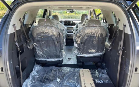 KIA Carnival, 2024 год, 7 700 300 рублей, 10 фотография