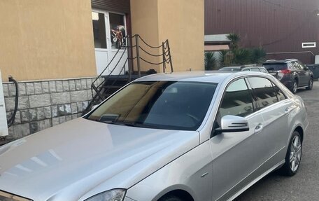 Mercedes-Benz E-Класс, 2011 год, 1 300 000 рублей, 5 фотография