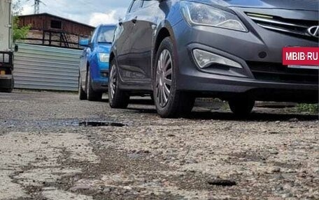 Hyundai Solaris II рестайлинг, 2014 год, 850 000 рублей, 2 фотография