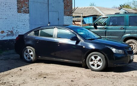 Chevrolet Cruze II, 2010 год, 590 000 рублей, 4 фотография