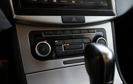 Volkswagen Passat CC I рестайлинг, 2011 год, 1 150 000 рублей, 36 фотография