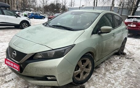 Nissan Leaf II, 2018 год, 1 590 000 рублей, 2 фотография