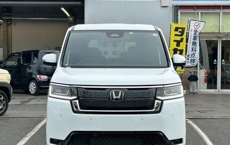 Honda Stepwgn, 2022 год, 2 215 000 рублей, 2 фотография