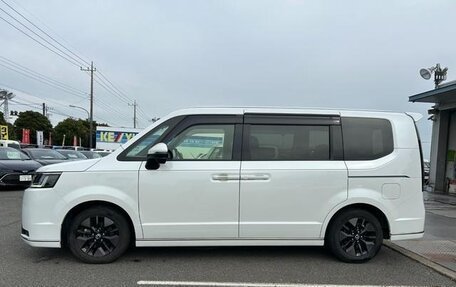 Honda Stepwgn, 2022 год, 2 215 000 рублей, 8 фотография