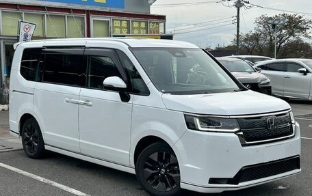 Honda Stepwgn, 2022 год, 2 215 000 рублей, 3 фотография