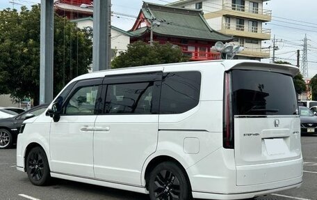 Honda Stepwgn, 2022 год, 2 215 000 рублей, 7 фотография