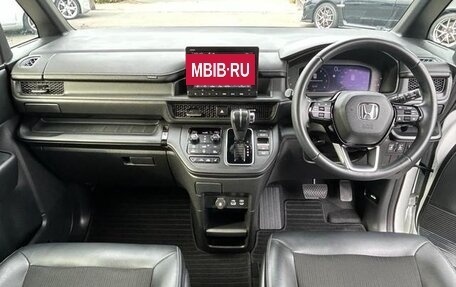 Honda Stepwgn, 2022 год, 2 215 000 рублей, 9 фотография