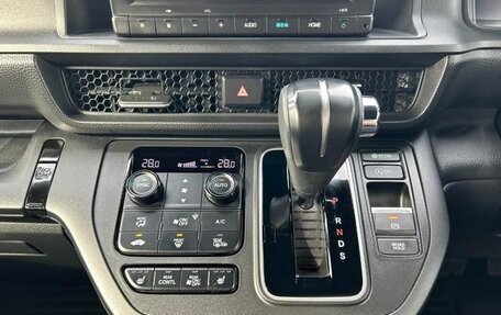 Honda Stepwgn, 2022 год, 2 215 000 рублей, 17 фотография