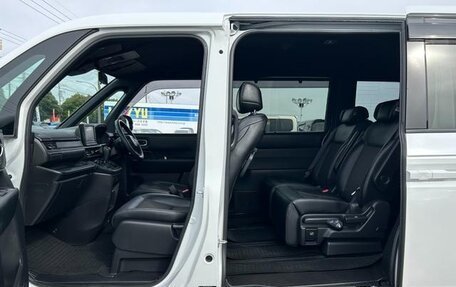 Honda Stepwgn, 2022 год, 2 215 000 рублей, 27 фотография