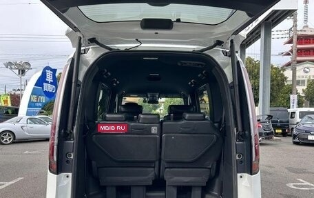 Honda Stepwgn, 2022 год, 2 215 000 рублей, 25 фотография