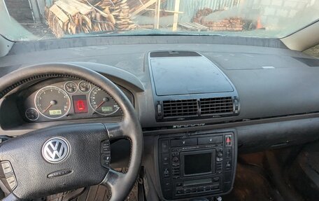 Volkswagen Sharan I рестайлинг, 2003 год, 220 000 рублей, 5 фотография