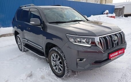 Toyota Land Cruiser Prado 150 рестайлинг 2, 2017 год, 5 200 000 рублей, 2 фотография