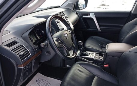 Toyota Land Cruiser Prado 150 рестайлинг 2, 2017 год, 5 200 000 рублей, 10 фотография