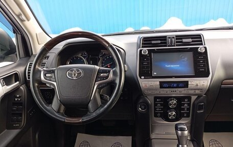 Toyota Land Cruiser Prado 150 рестайлинг 2, 2017 год, 5 200 000 рублей, 8 фотография