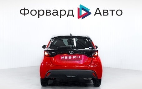 Toyota Yaris, 2020 год, 1 365 000 рублей, 6 фотография