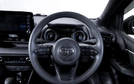 Toyota Yaris, 2020 год, 1 365 000 рублей, 13 фотография