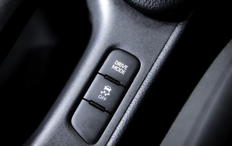 Toyota Yaris, 2020 год, 1 365 000 рублей, 22 фотография