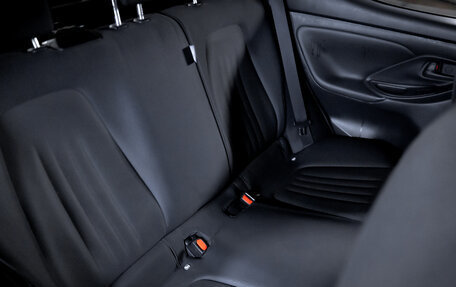 Toyota Yaris, 2020 год, 1 365 000 рублей, 23 фотография