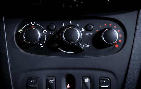 Renault Logan II, 2015 год, 499 990 рублей, 20 фотография