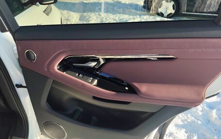 Land Rover Range Rover Evoque II, 2025 год, 6 500 000 рублей, 23 фотография