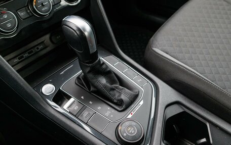 Volkswagen Tiguan II, 2020 год, 2 450 000 рублей, 24 фотография