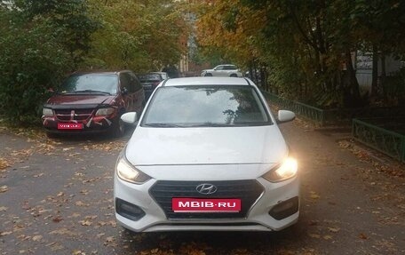Hyundai Solaris II рестайлинг, 2018 год, 950 000 рублей, 1 фотография