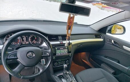 Skoda Superb III рестайлинг, 2014 год, 1 250 000 рублей, 19 фотография