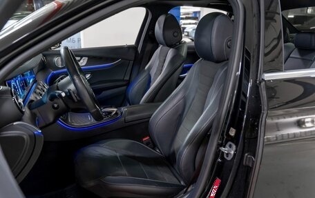 Mercedes-Benz E-Класс, 2019 год, 3 990 000 рублей, 8 фотография