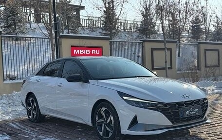 Hyundai Elantra, 2022 год, 1 670 000 рублей, 3 фотография