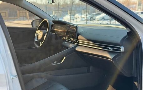 Hyundai Elantra, 2022 год, 1 670 000 рублей, 9 фотография