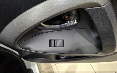 Toyota RAV4, 2011 год, 1 330 000 рублей, 32 фотография