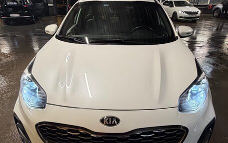 KIA Sportage IV рестайлинг, 2020 год, 2 450 000 рублей, 1 фотография