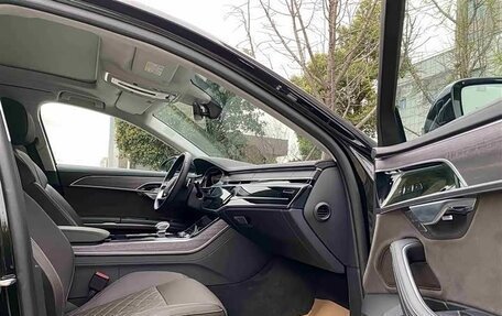 Audi A8, 2023 год, 13 980 000 рублей, 10 фотография